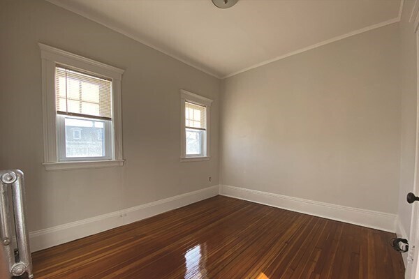 Building Photo - 115 Nesmith St