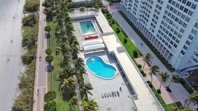 Foto del edificio - 2899 Collins Ave