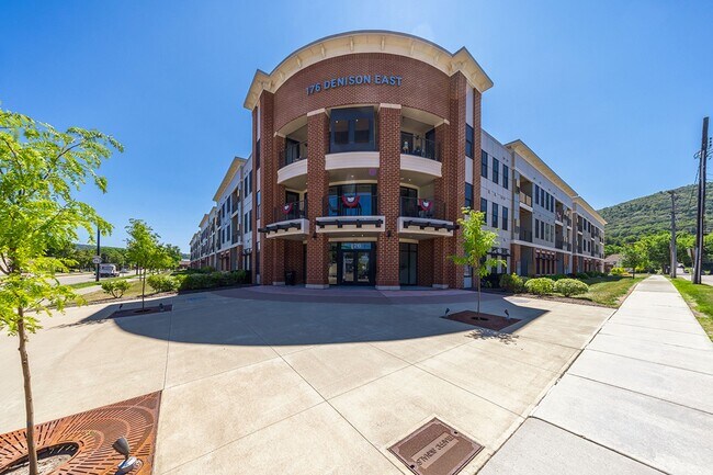 Foto del edificio - 176 Denison