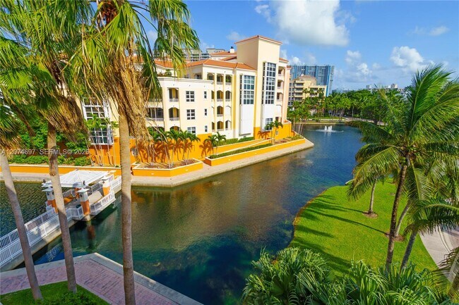 Foto del edificio - 737 Crandon Blvd