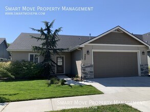 Building Photo - 9445 W Woodland Ln