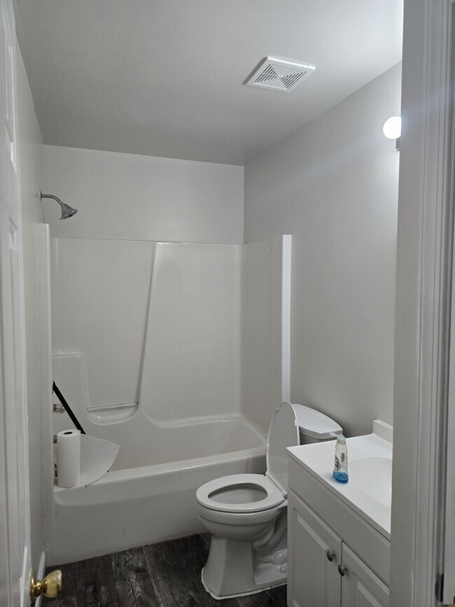 Foto del edificio - 9 Warthens Way