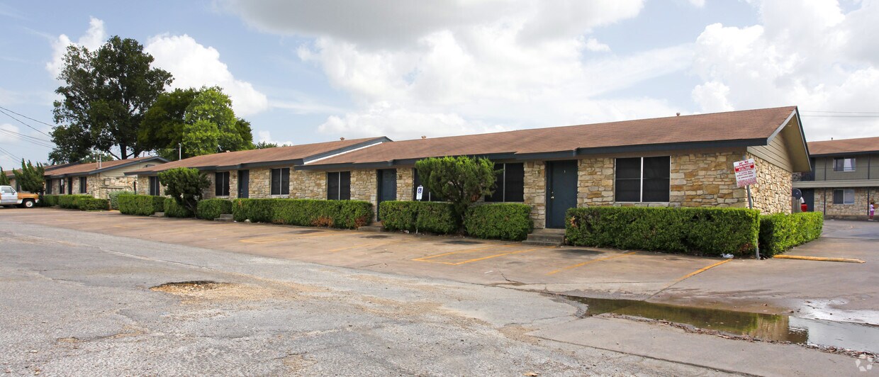 Building Photo - Daffodil Apartments