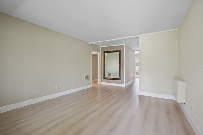 Building Photo - 23732 Hillhurst Dr