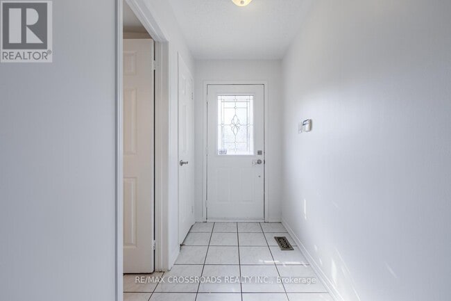 Building Photo - 3 Brimforest Gate