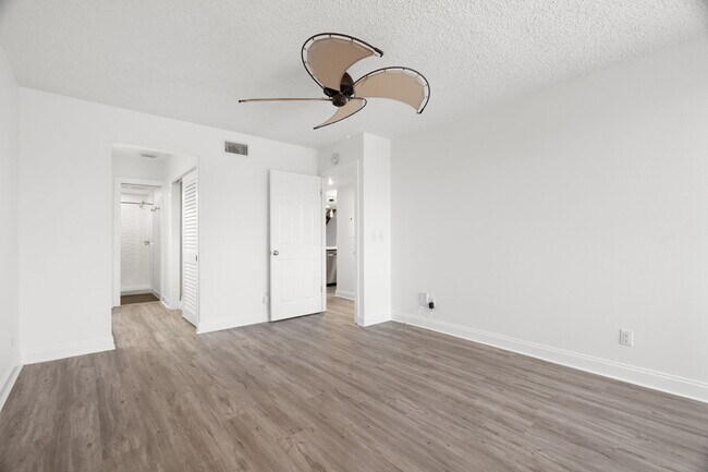 Foto del edificio - 1328 Pelican Creek Xing