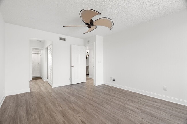 Building Photo - 1328 Pelican Creek Xing