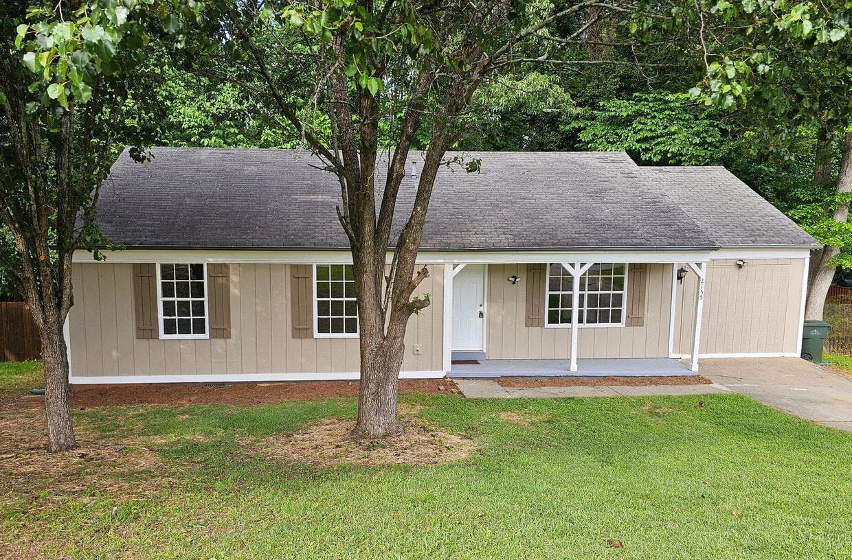 Primary Photo - Spacious Home