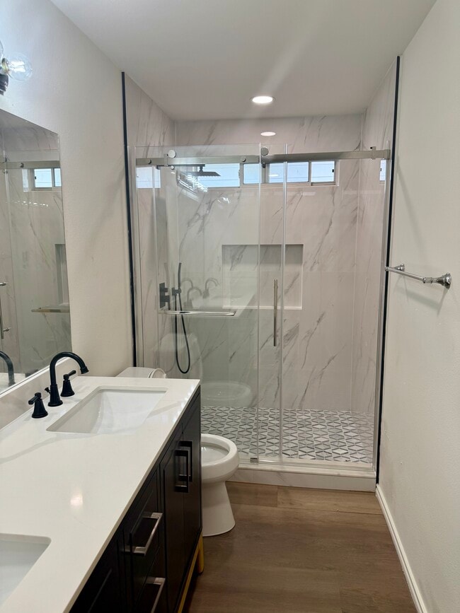 Photo - 1406 Cougar Country House