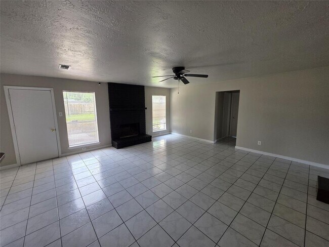 Foto del edificio - 9723 Huntington Way Dr