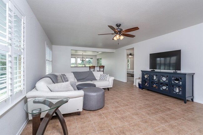 Building Photo - 315 Salt Creek Lane
