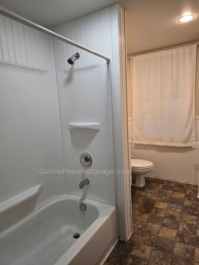 Foto del edificio - Historic Carlisle End Unit near park, food, and Dickinson College | Easy Commute, Off-Street Park...