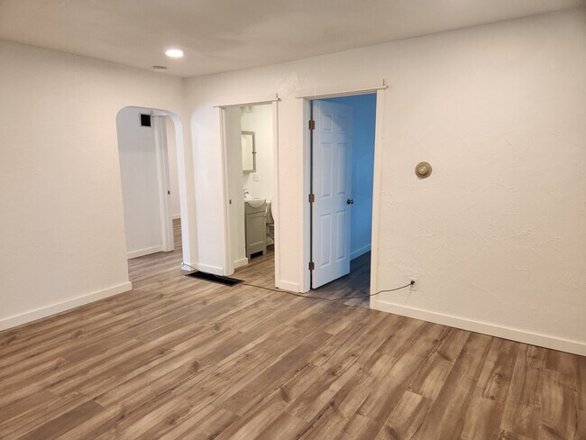 Foto del edificio - Levens St Duplex