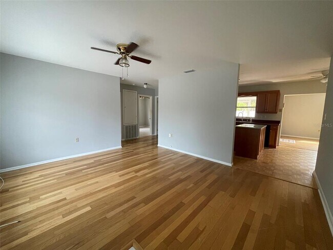 Foto del edificio - 804 53rd Ave Dr W