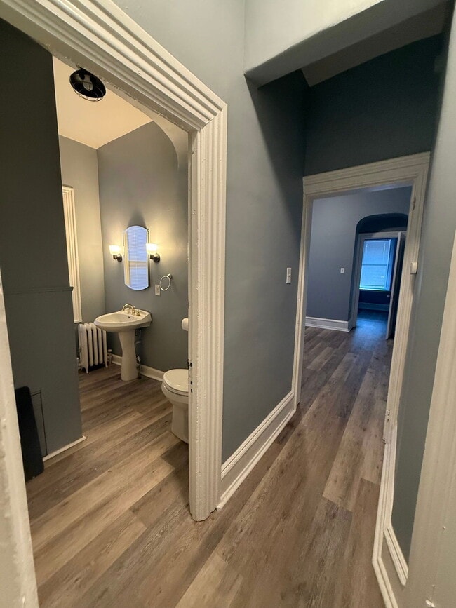 Foto del edificio - 446 N Duke St