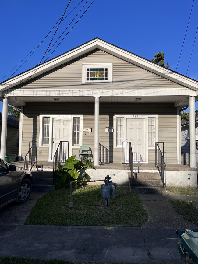 Building Photo - 539 Maple Ave