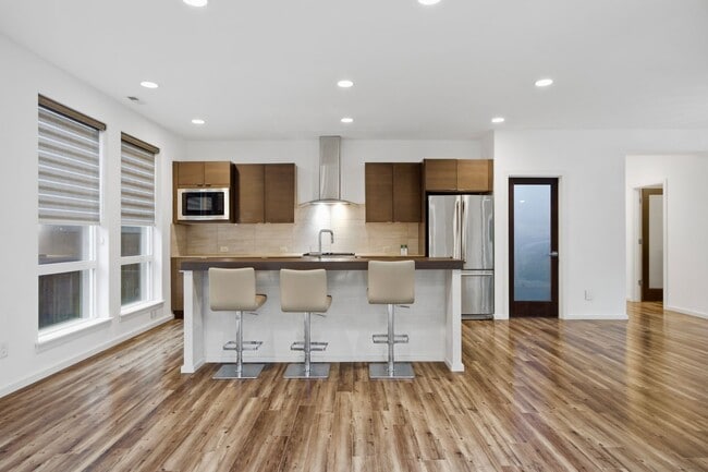 Building Photo - 17129 42nd Dr SE