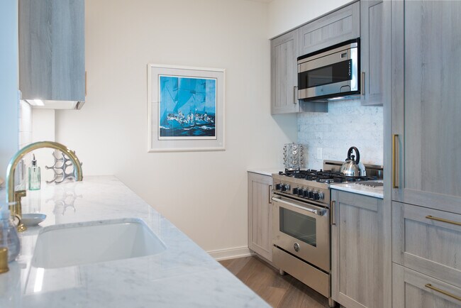 Building Photo - 401 Harrison St
