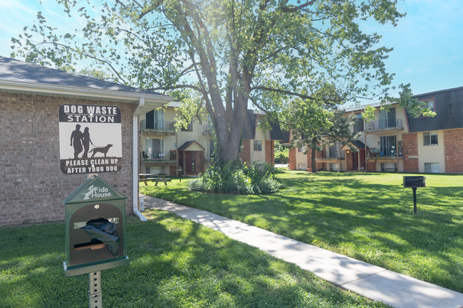 Courtyard - Rosewood Village