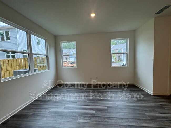 Foto del edificio - 268 Rydal Wy