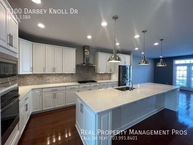 Building Photo - 7100 Darbey Knoll Dr