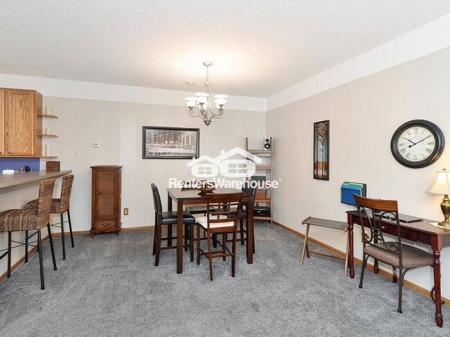 Foto del edificio - 9585 Queensland Ln N
