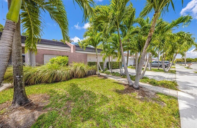 Foto del edificio - 72 SW 113th Ave