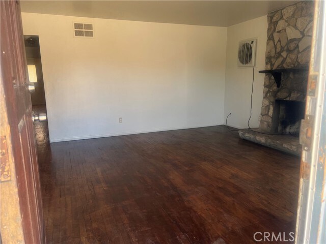 Foto del edificio - 44302 Kirkland Ave
