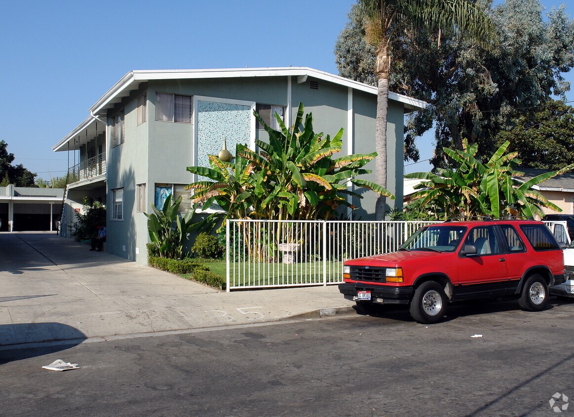 Primary Photo - 335 S Myers Pl