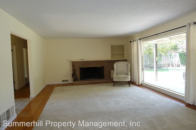 Building Photo - 4 br, 2.5 bath House - 186 N. Avalon