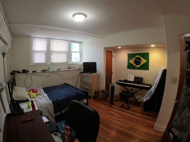 Building Photo - No Brokers Fee. Walk to Agganis Arena, Lau...