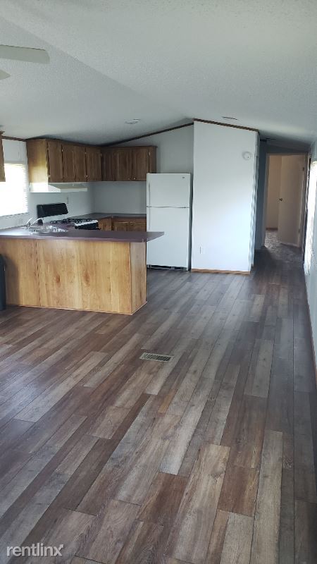 Building Photo - 2 br, 1.5 bath Mobile Home - 334 pearl lane