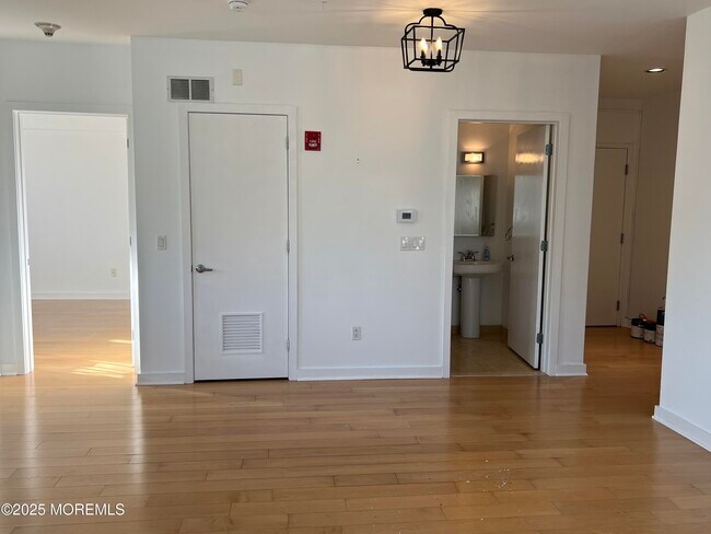 Foto del edificio - 510 Monroe Ave