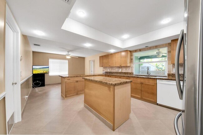 Foto del edificio - 409 SW 6th Ave