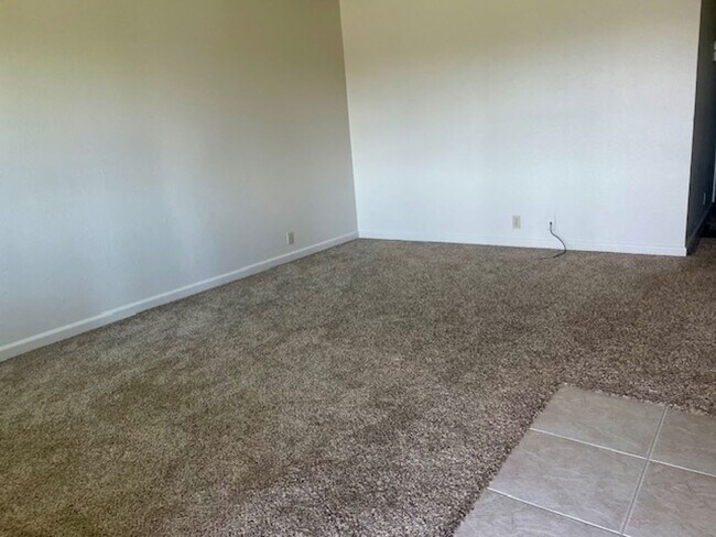 Foto del edificio - Charming house in an established quiet neighborhood in a court