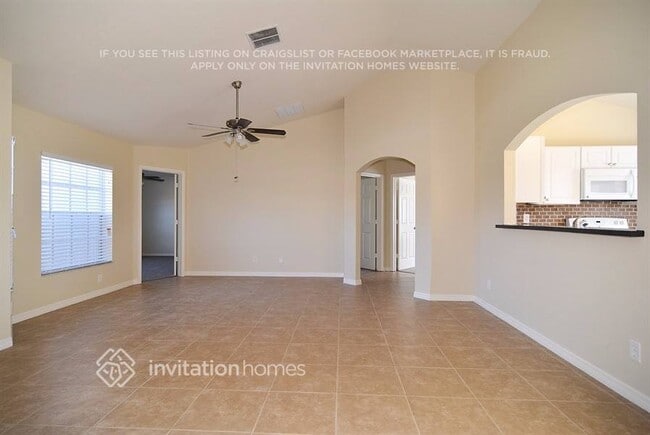 Foto del edificio - 356 SW Fig Ave