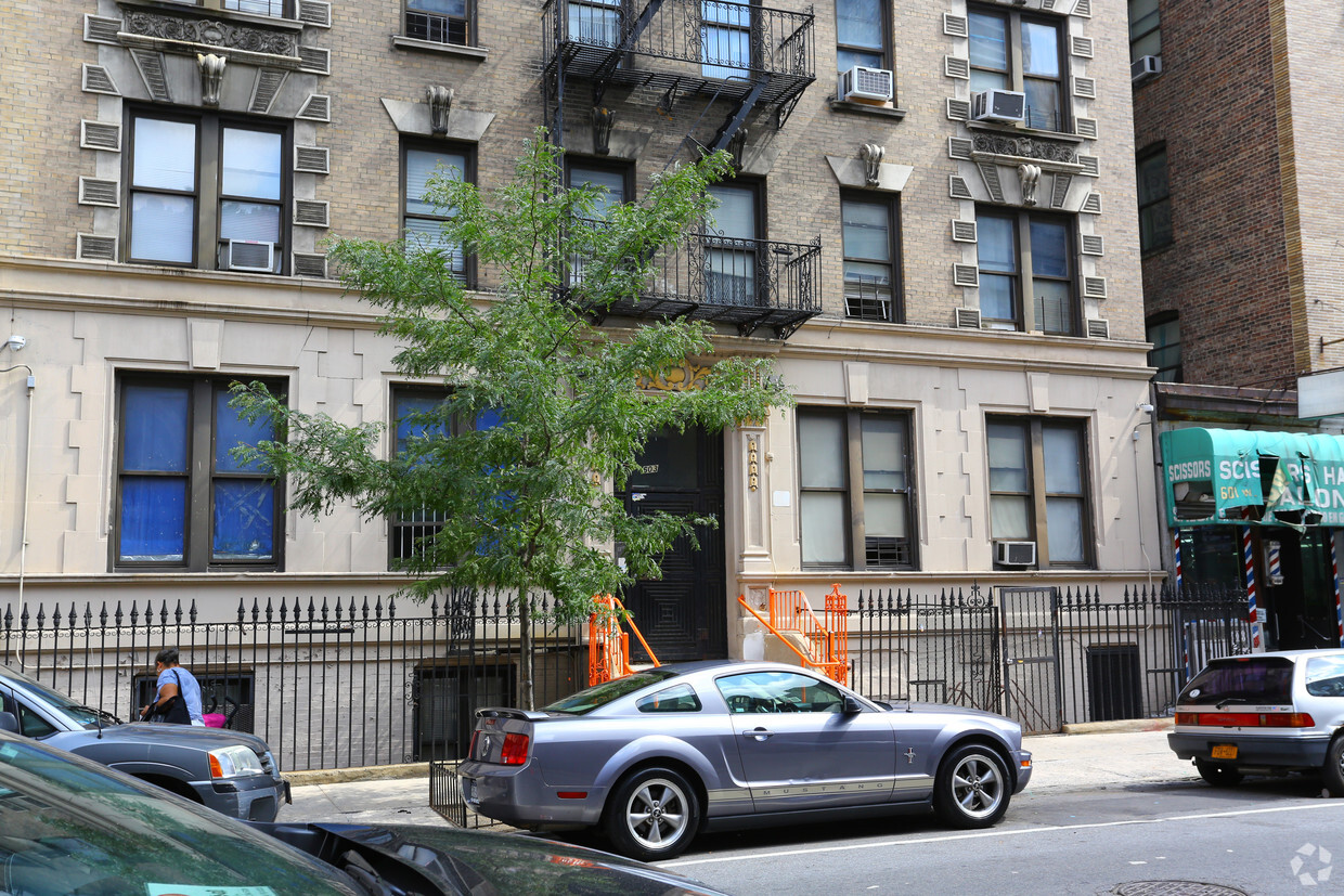 Building Photo - 603 W 180th St