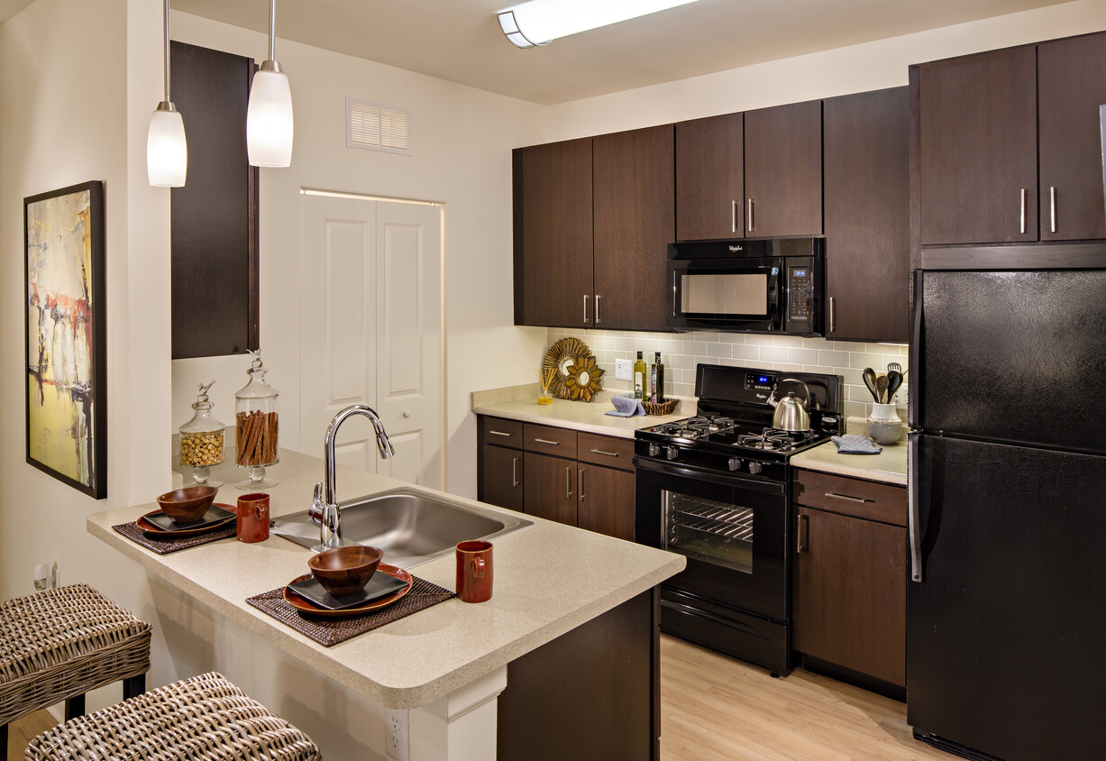 One Bedroom Kitchen - Avalon Bloomingdale