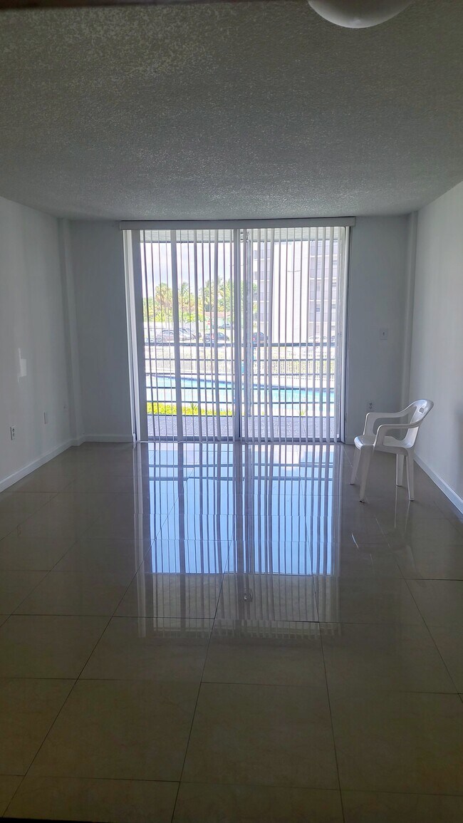 Foto del edificio - 14140 SW 84th St
