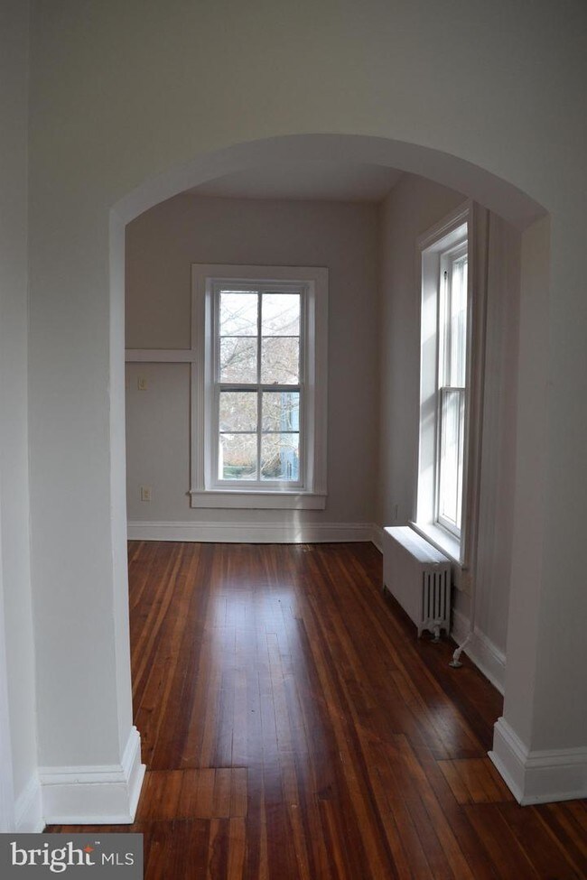 10 South St Unit 3 Easton Md 21601 Apartment For Rent In Primary Photo 10 South St