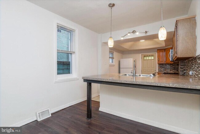 Foto del edificio - 2079 E Tioga St