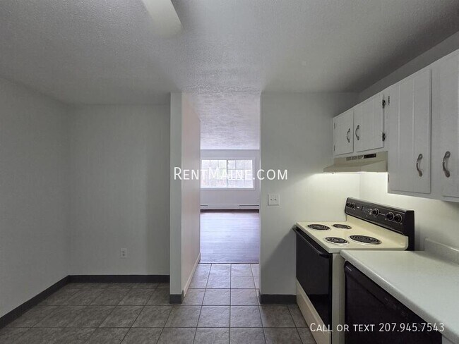 Foto del edificio - 10 Tall Pines Dr