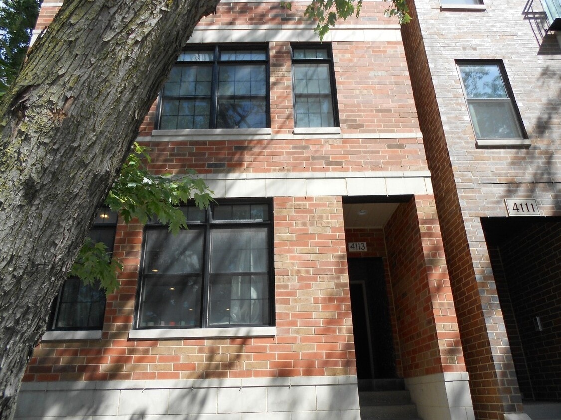 Primary Photo - 4113 N Western Ave