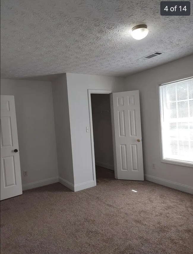 Foto del edificio - 203 Westchester Cir