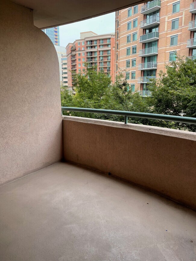 Foto del edificio - 4808 Moorland Ln