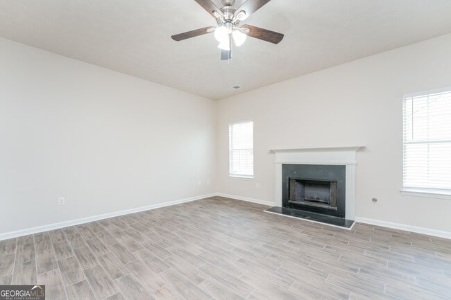 Building Photo - 15 Emerson Trail