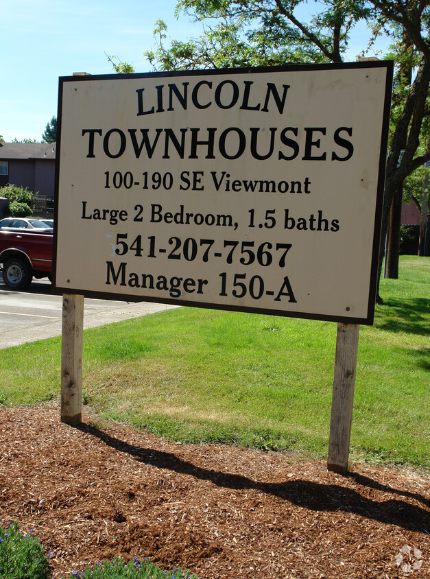 Building Photo - Lincoln Townhouses