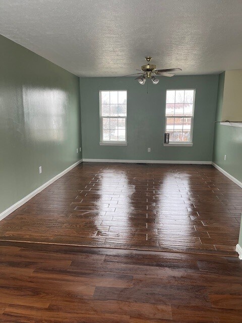 Foto del edificio - 405 Bertha Way