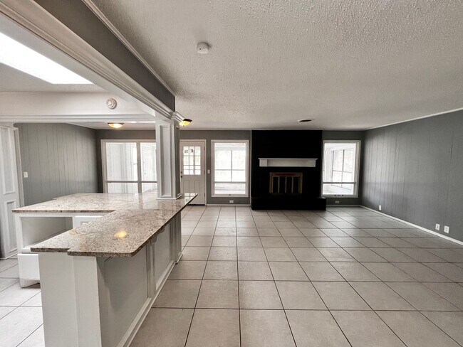 Foto del edificio - Amazing 4/2.5 in Prime Location! Minutes from Texas Tech and Hospitals!