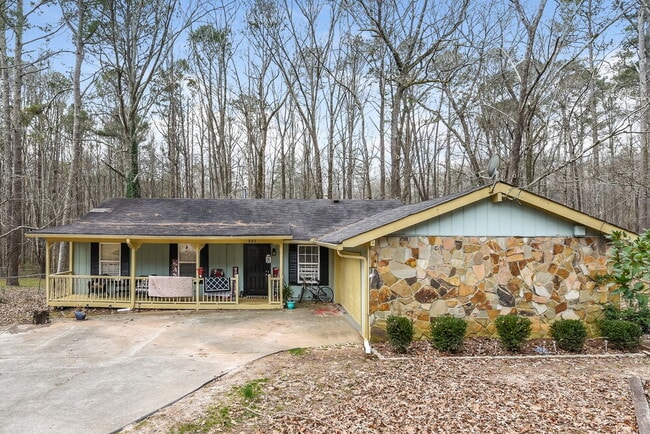 Building Photo - 591 Stonehedge Dr
